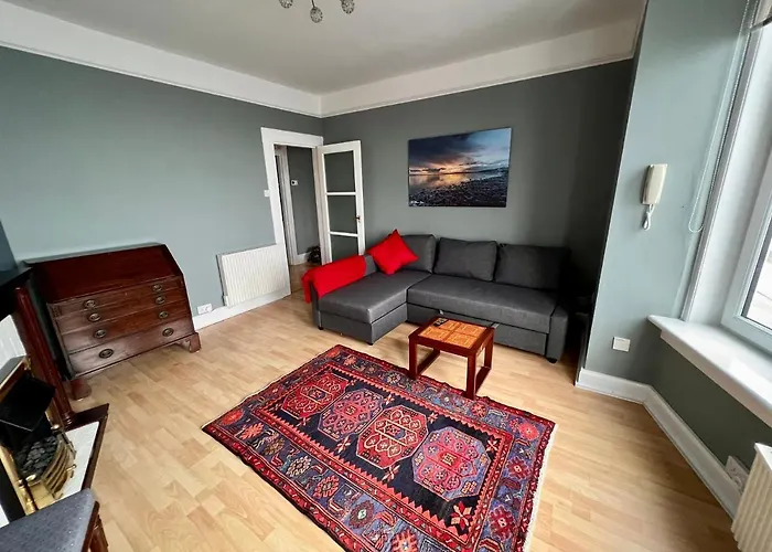 Anchorage, A Lovely 2Nd Floor One Bedroom Apartment With Fabulous Seaviews