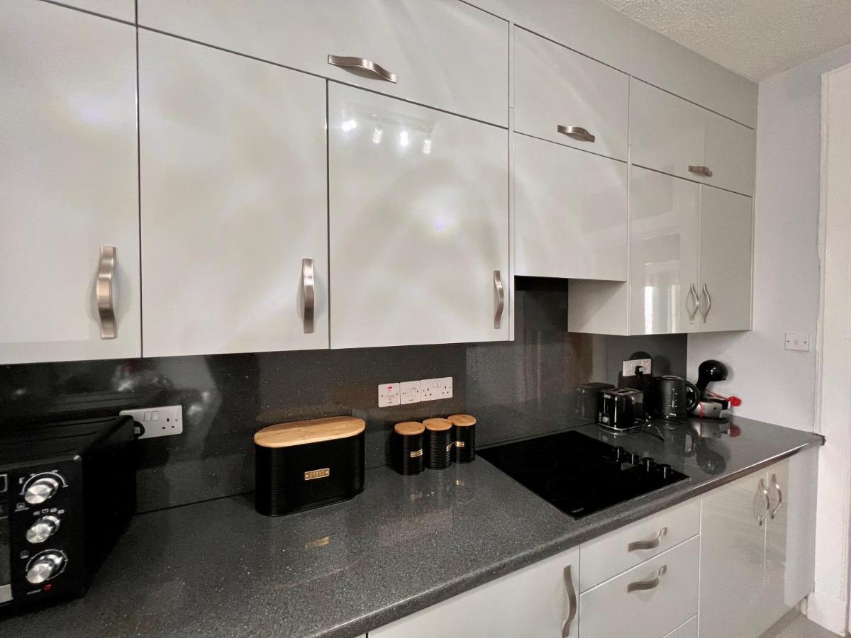 Anchorage, A Lovely 2nd Floor One Bedroom With Fabulous Seaviews Ларгс