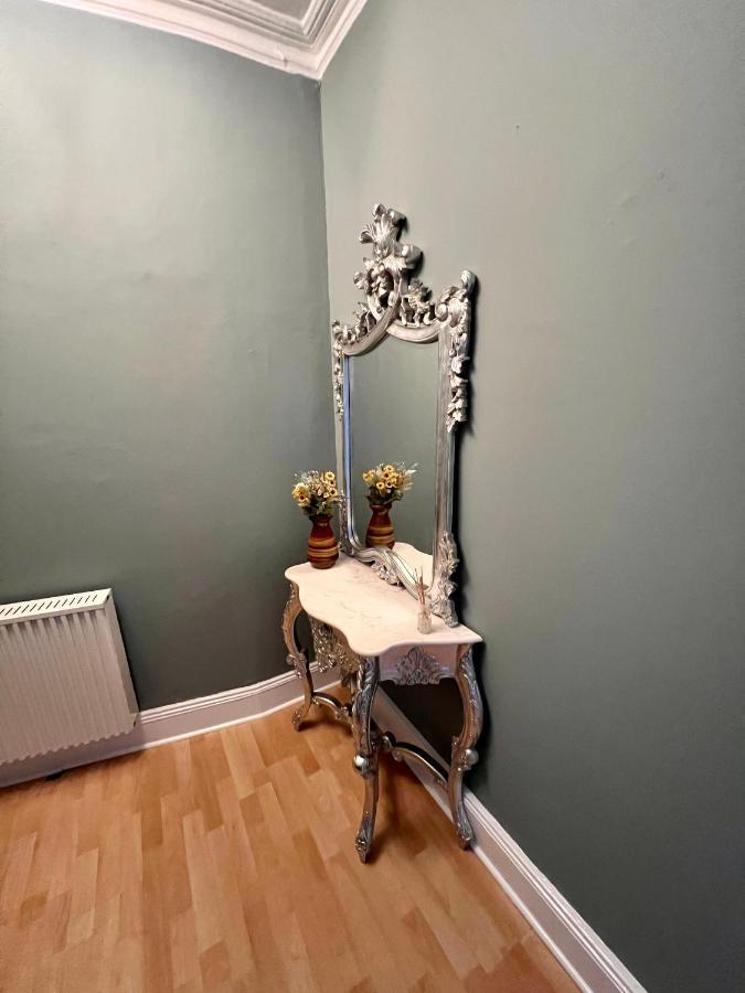 Anchorage, A Lovely 2nd Floor One Bedroom With Fabulous Seaviews Apartment
